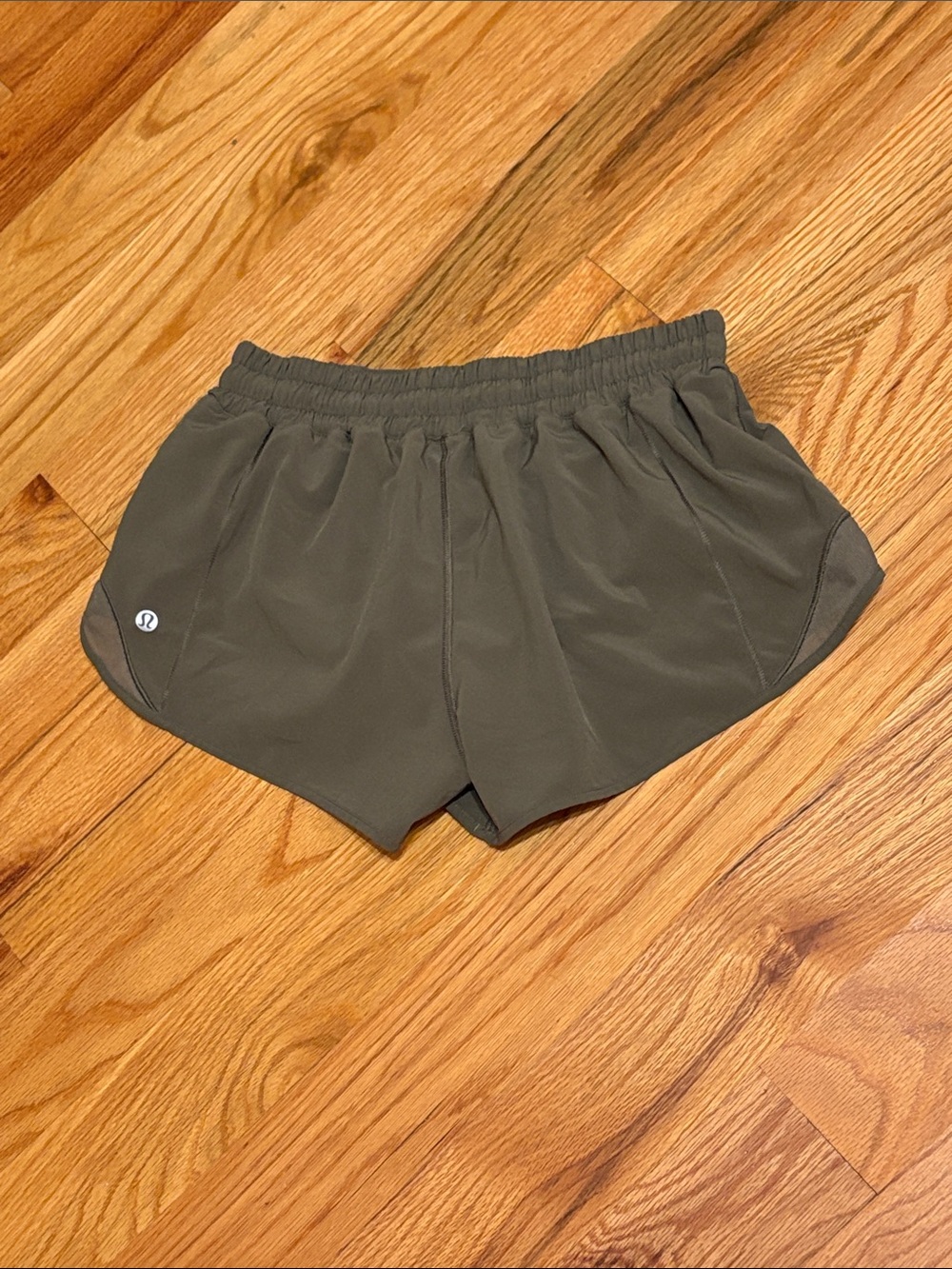 Lululemon Women’s Hotty Hot Short II *2.5"
Grey Sage; Size 6